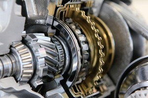 汽修用超聲波清洗機，輕松洗凈汽車發(fā)動機上面的油污和積碳